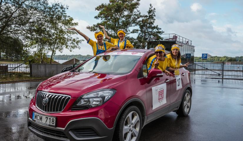 Roadgames automobiliu, pėsčiomis, dviračiu