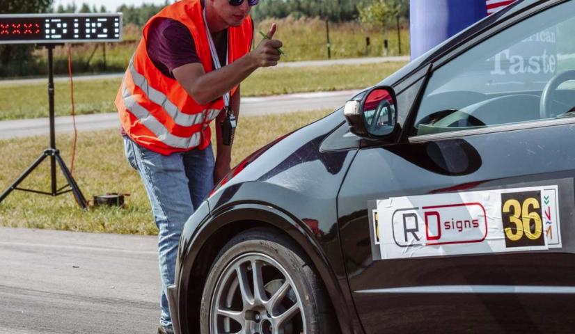 Roadgames automobiliu, pėsčiomis, dviračiu