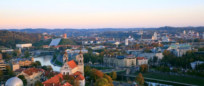 Piazza – 5 patiekalų itališka vakarienė arba Skybar – vaizdai, šampanas ir austrės!