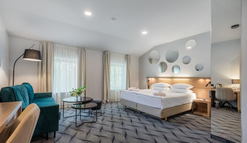 CITY HOTELS - ALGIRDAS