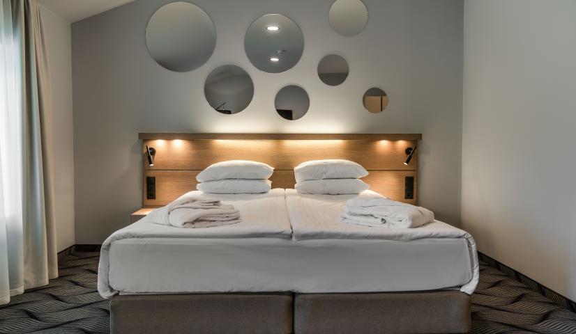 CITY HOTELS - ALGIRDAS