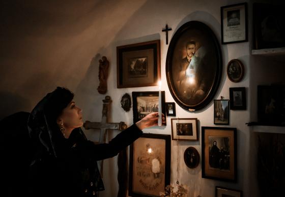 RIBA TARP ŠIAPUS IR ANAPUS – POSTMORTEM KAMBARYS