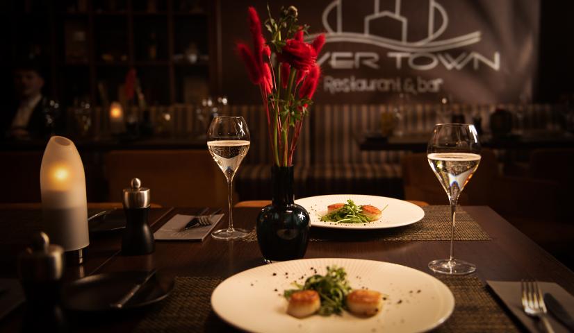 River Town restoranas