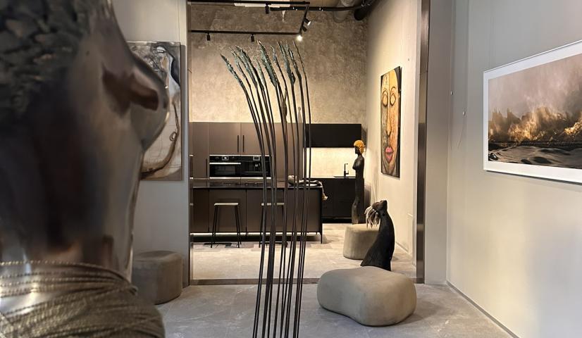 „KALVE“ – meno, dizaino ir įkvėpimo erdvė Užupyje, Jono Mekos skersvėjyje