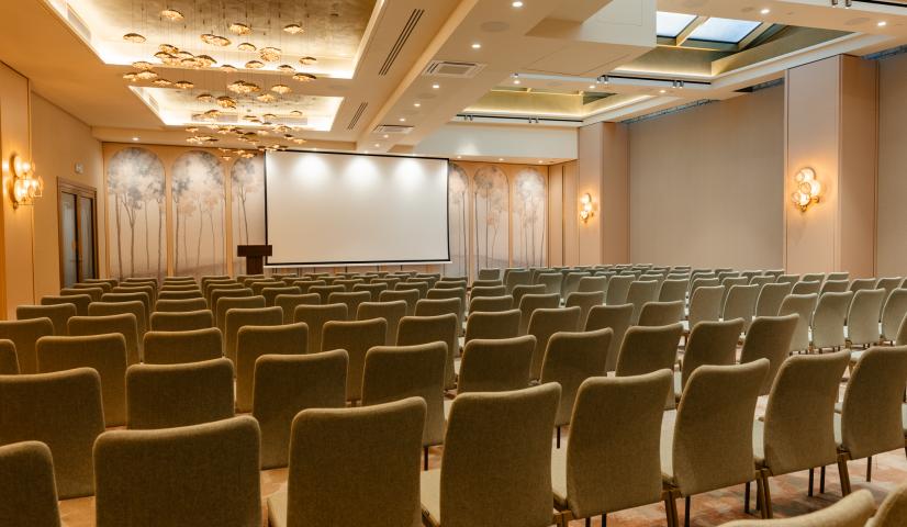 Grand Hotel Vilnius, Curio Collection by Hilton