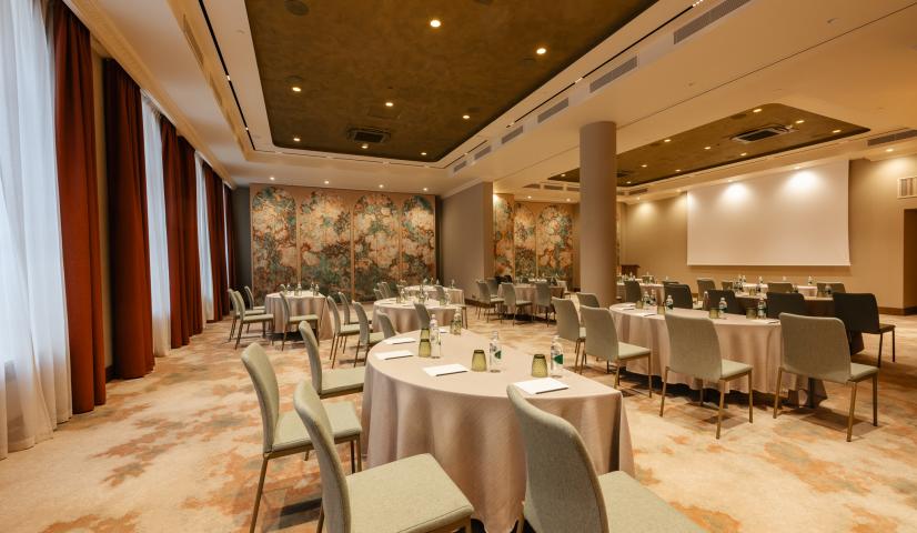 Grand Hotel Vilnius, Curio Collection by Hilton