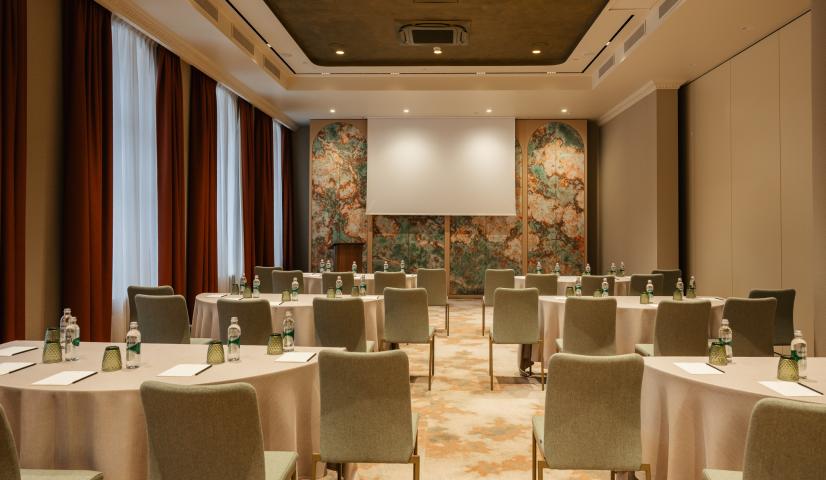 Grand Hotel Vilnius, Curio Collection by Hilton